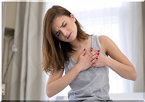 Chest pain is one of the symptoms of cholesterol