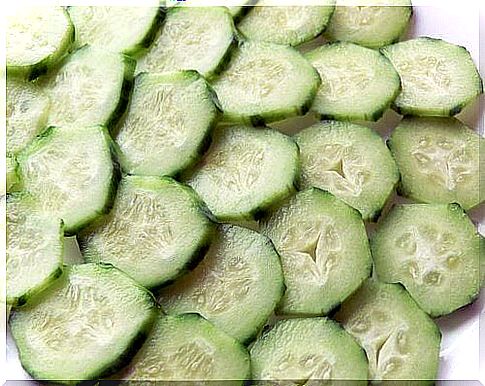 Cucumber slices for eye pain relief