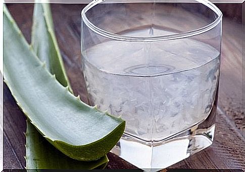 Aloe vera juice to treat itchy eyes