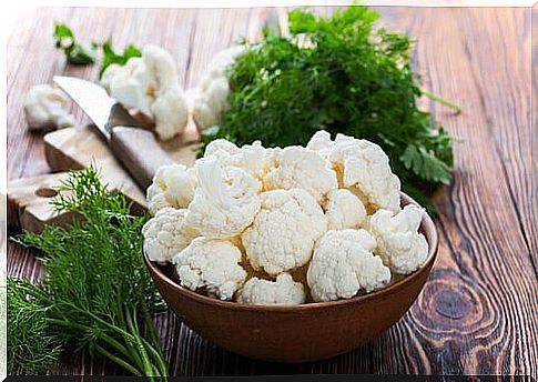 Bowl of cauliflower for making vegetarian nuggets