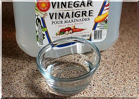 White vinegar to whiten the joints