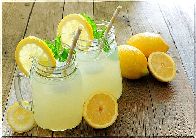 laxative remedies without side effects: lemon water