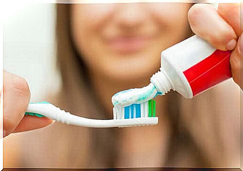 Brushing your teeth contributes to good dental hygiene