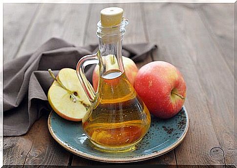 Fight stomach acidity with vinegar.