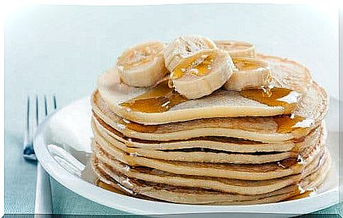 Gluten-free banana pancakes ready to eat