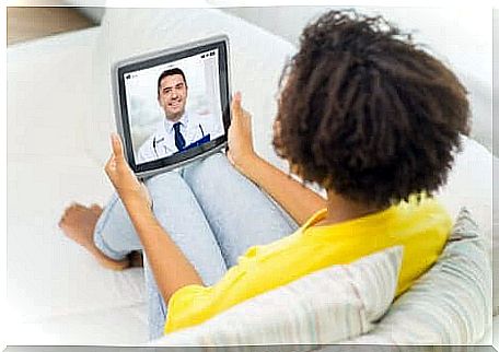 A patient and a doctor online.