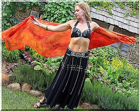 belly dancer 