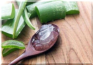 Aloe vera gel helps stimulate slow digestion