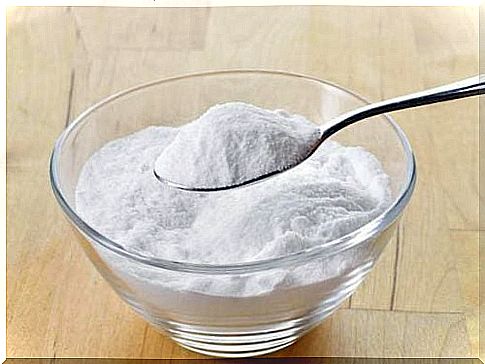 Neutralize house odors with baking soda 